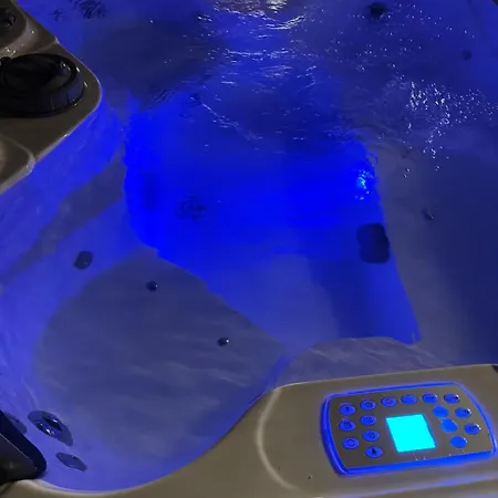 Holiday home Armonia With Jacuzzi Pool